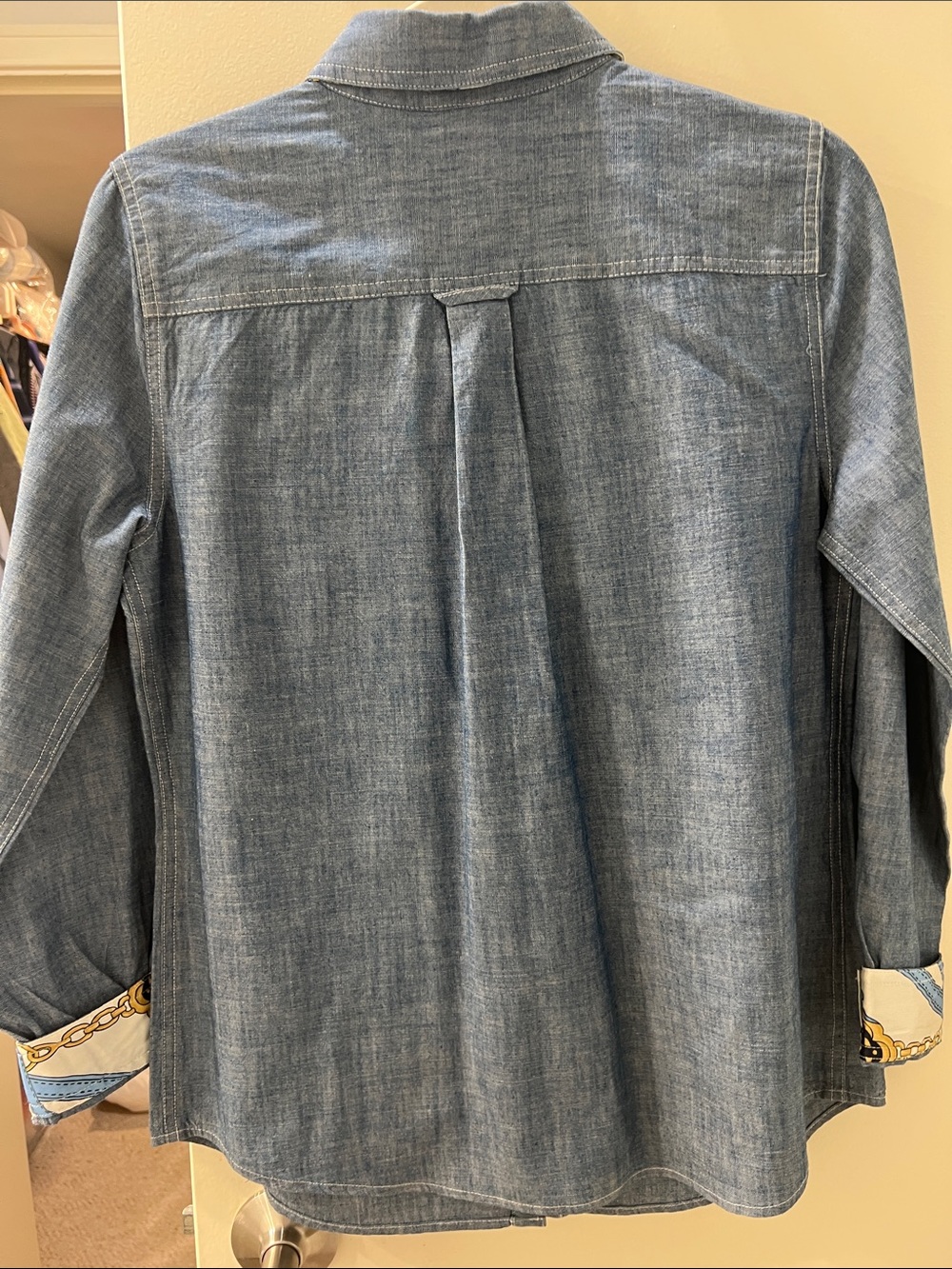 J. McLaughlin Denim-Style Chambray Shirt in Light Blue - Picture 5 of 8